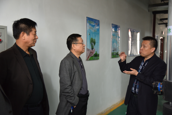 苟润祥副厅长听取汇报 苟润祥副厅长听取汇报