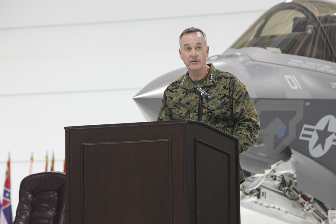海军陆战队上将约邓福德出席F-35B下线仪式 海军陆战队上将约邓福德出席F-35B下线仪式