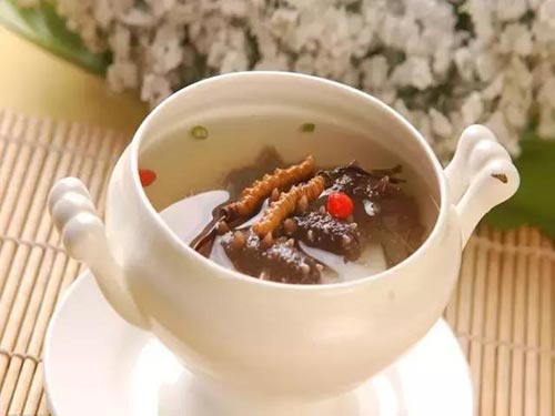 虫草海参乳鸽汤