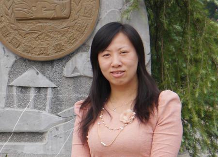 董丽华(桂林电子科技大学艺术与设计学院行政秘书)