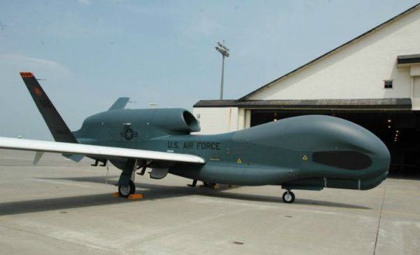 RQ-4无人侦察机