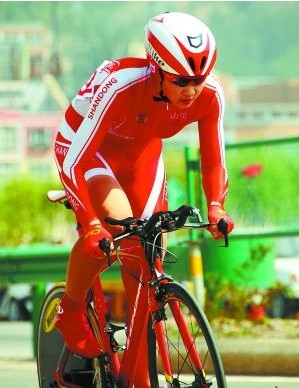 黄勇利比赛中 黄勇利比赛中