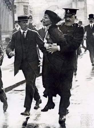 1913年4月3日埃米琳·潘克赫斯特被捕入狱 1913年4月3日埃米琳·潘克赫斯特被捕入狱