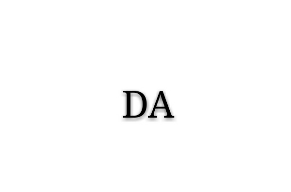 DA