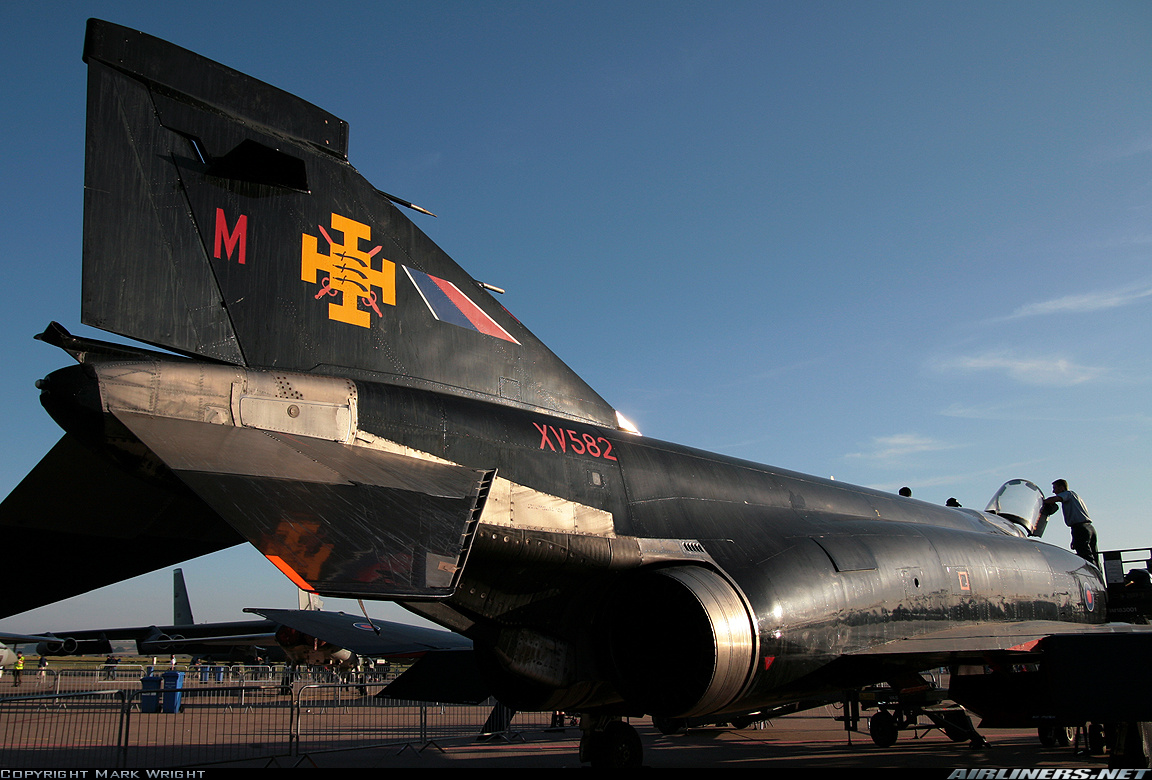 F-4鬼怪战斗机的垂直尾翼 F-4鬼怪战斗机的垂直尾翼