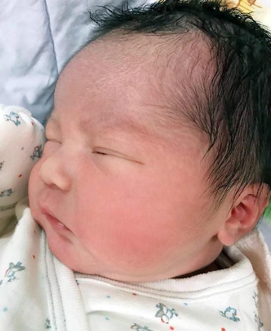墨墨(刘洲成女儿（小名）)