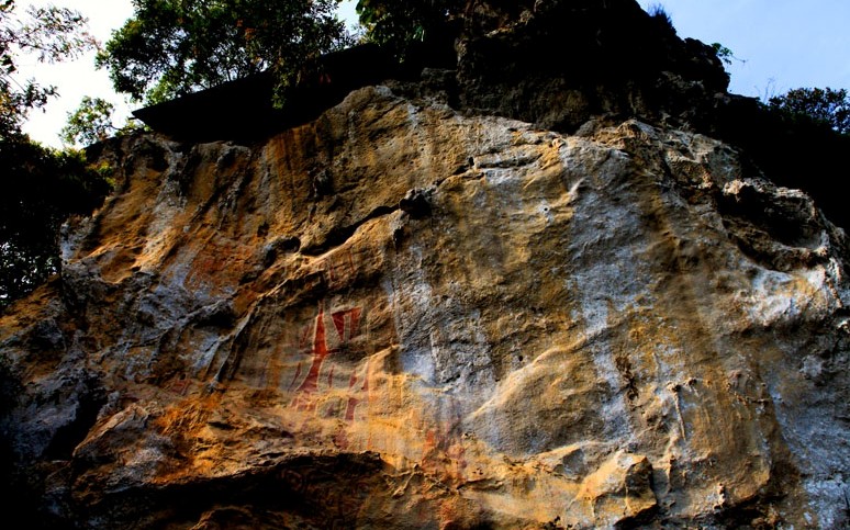 麻栗坡县大王岩崖画 麻栗坡县大王岩崖画