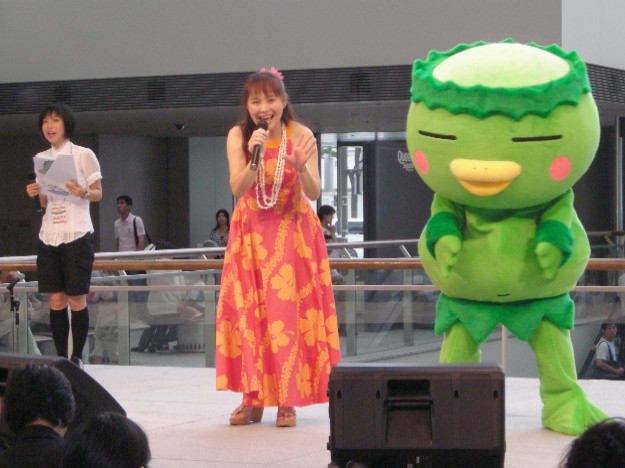 草裙河童通信时的照片(池田人在河童服里) 草裙河童通信时的照片(池田人在河童服里)