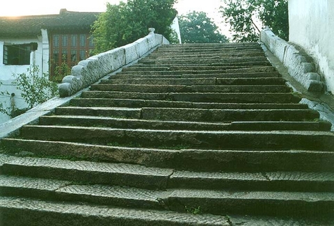 齐烟九点 齐烟九点