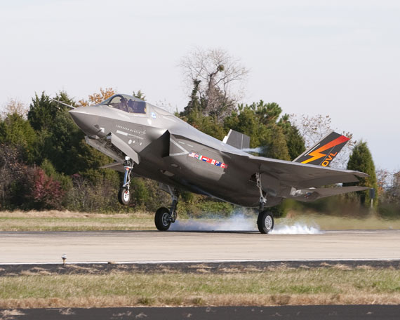 採用F135发动机的F-35战斗机 採用F135发动机的F-35战斗机