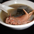 乳鸽海带汤