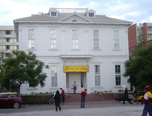 最原始的建筑Widney Alumni House