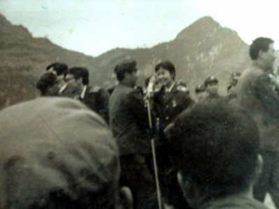 彭丽媛在老山慰问演出旧照 彭丽媛在老山慰问演出旧照