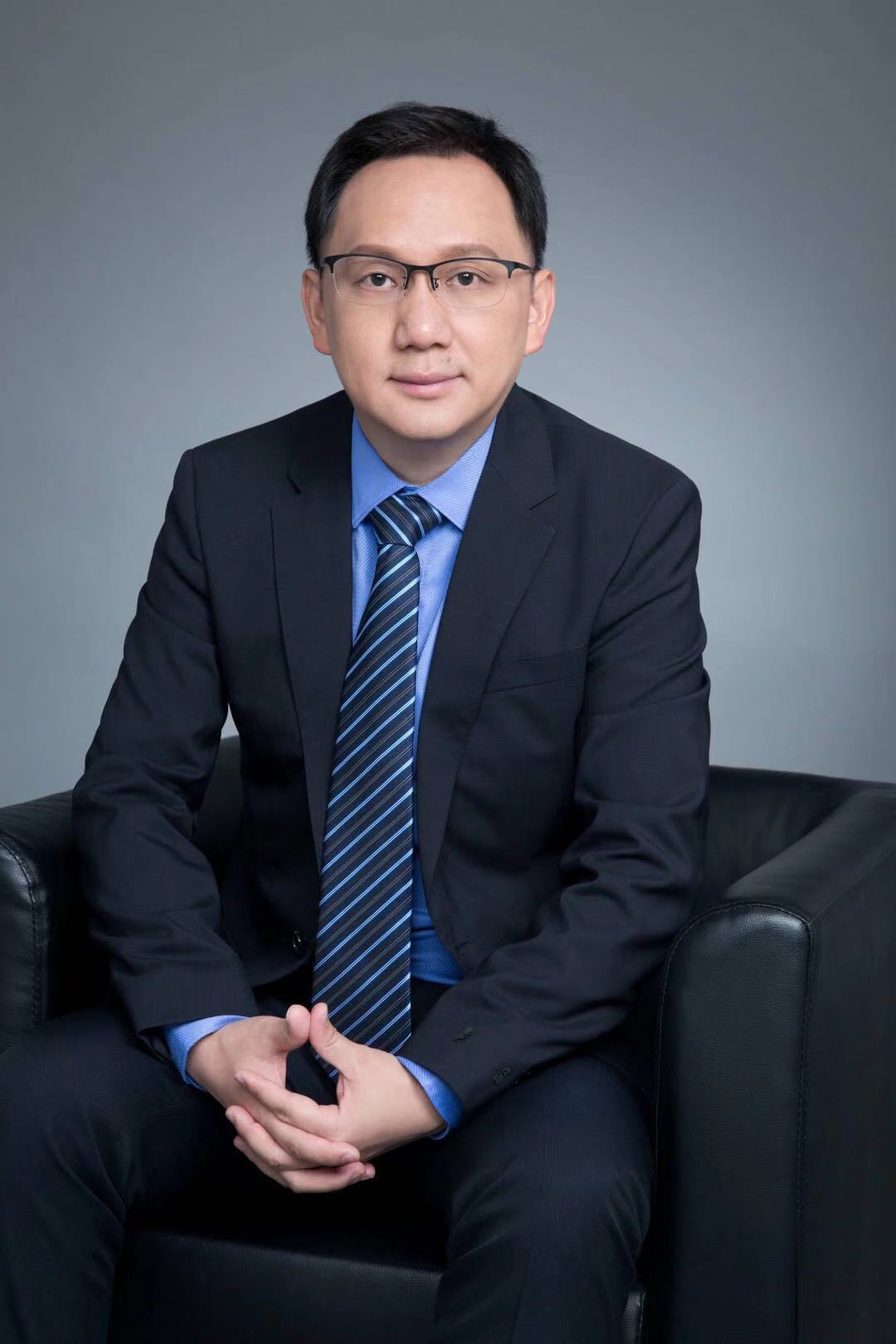 黄向平