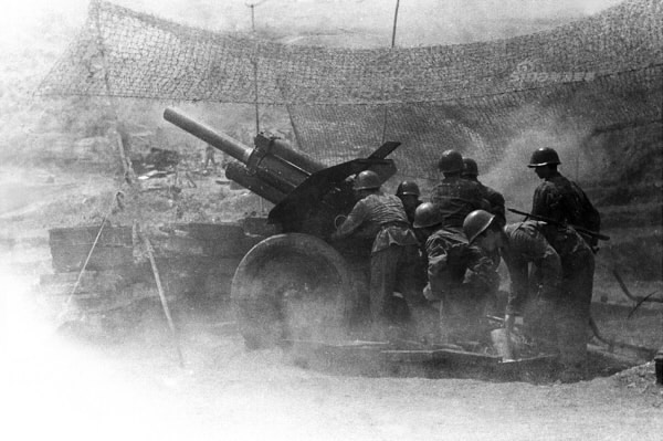 解放军122毫米榴弹炮炮兵阵地 解放军122毫米榴弹炮炮兵阵地