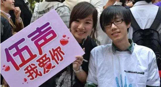 09对冬粉们合影要求向来非常热情