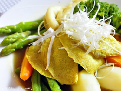 蔬菜汤咖哩佐桂冠蛋饺花枝饺 蔬菜汤咖哩佐桂冠蛋饺花枝饺