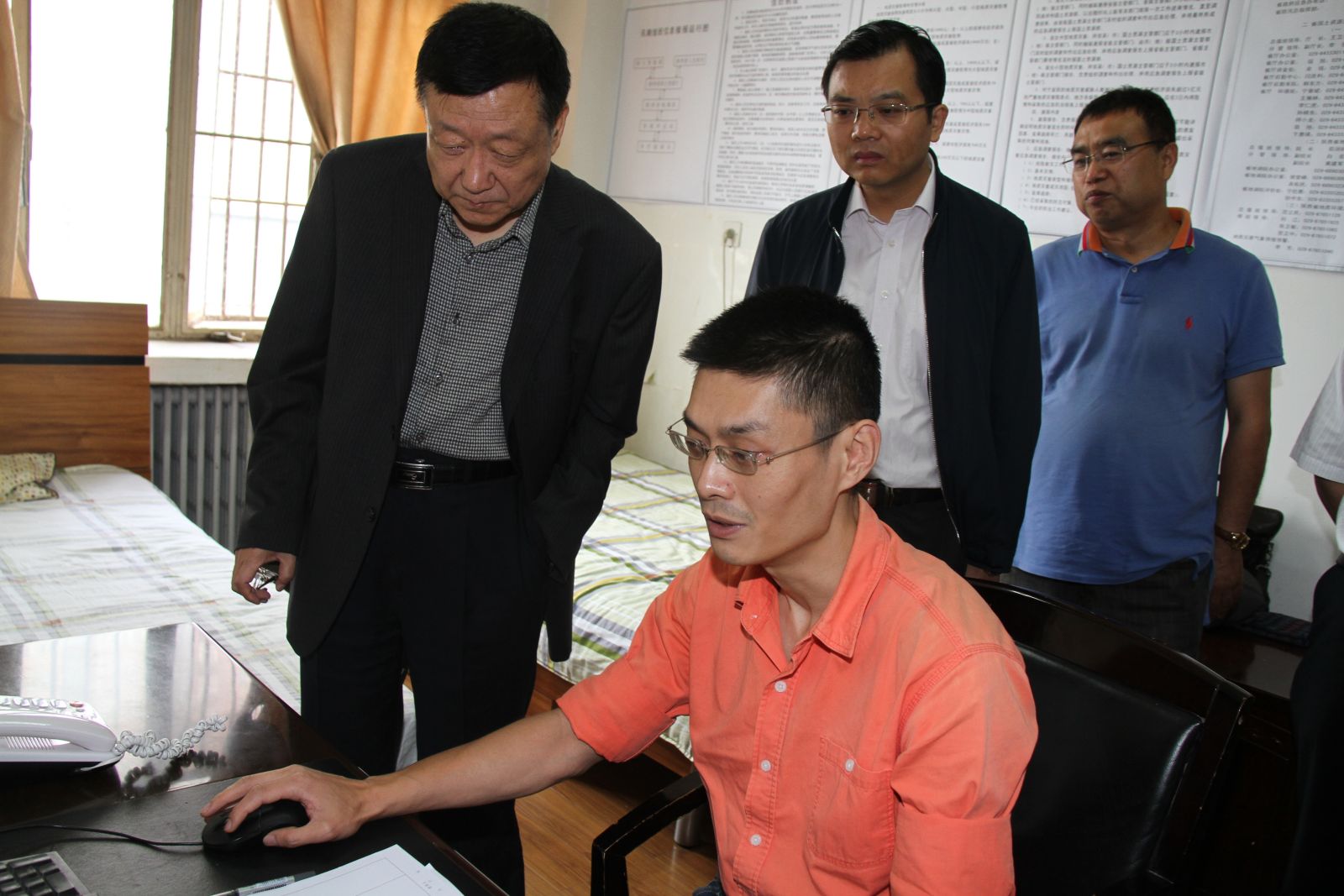 苟润祥院长检查汛期地质灾害应急值守工作 苟润祥院长检查汛期地质灾害应急值守工作