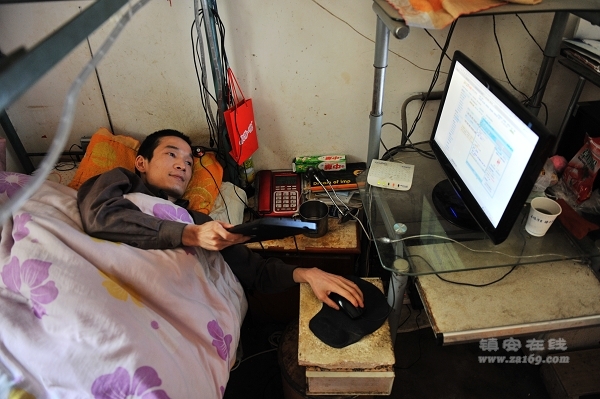 病床上的爱心大使马华 病床上的爱心大使马华