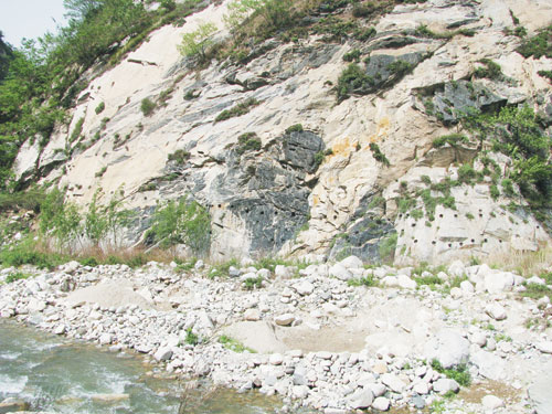 蓝田汤峪河栈道栈桥遗址