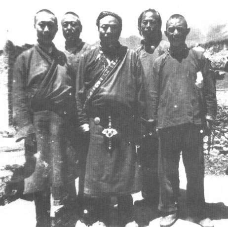 图中左一为傅秉勛 图中左一为傅秉勛