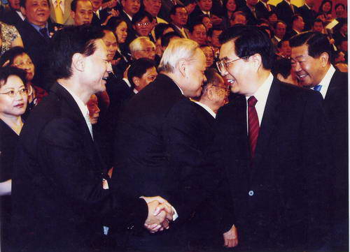 胡锦涛主席接见会长张曼新 胡锦涛主席接见会长张曼新
