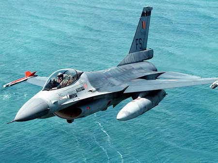 F-16战斗机 F-16战斗机