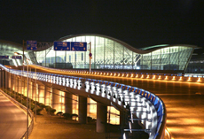 浦东机场第二航站楼夜景 浦东机场第二航站楼夜景