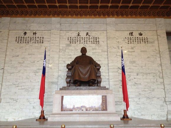 台北“中正纪念堂”蒋介石像 台北“中正纪念堂”蒋介石像