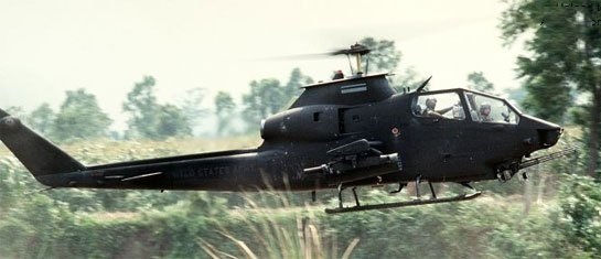 AH-1E安装了陆战队AH-1J的通用炮塔,装上了20毫米M197机炮 AH-1E安装了陆战队AH-1J的通用炮塔,装上了20毫米M197机炮