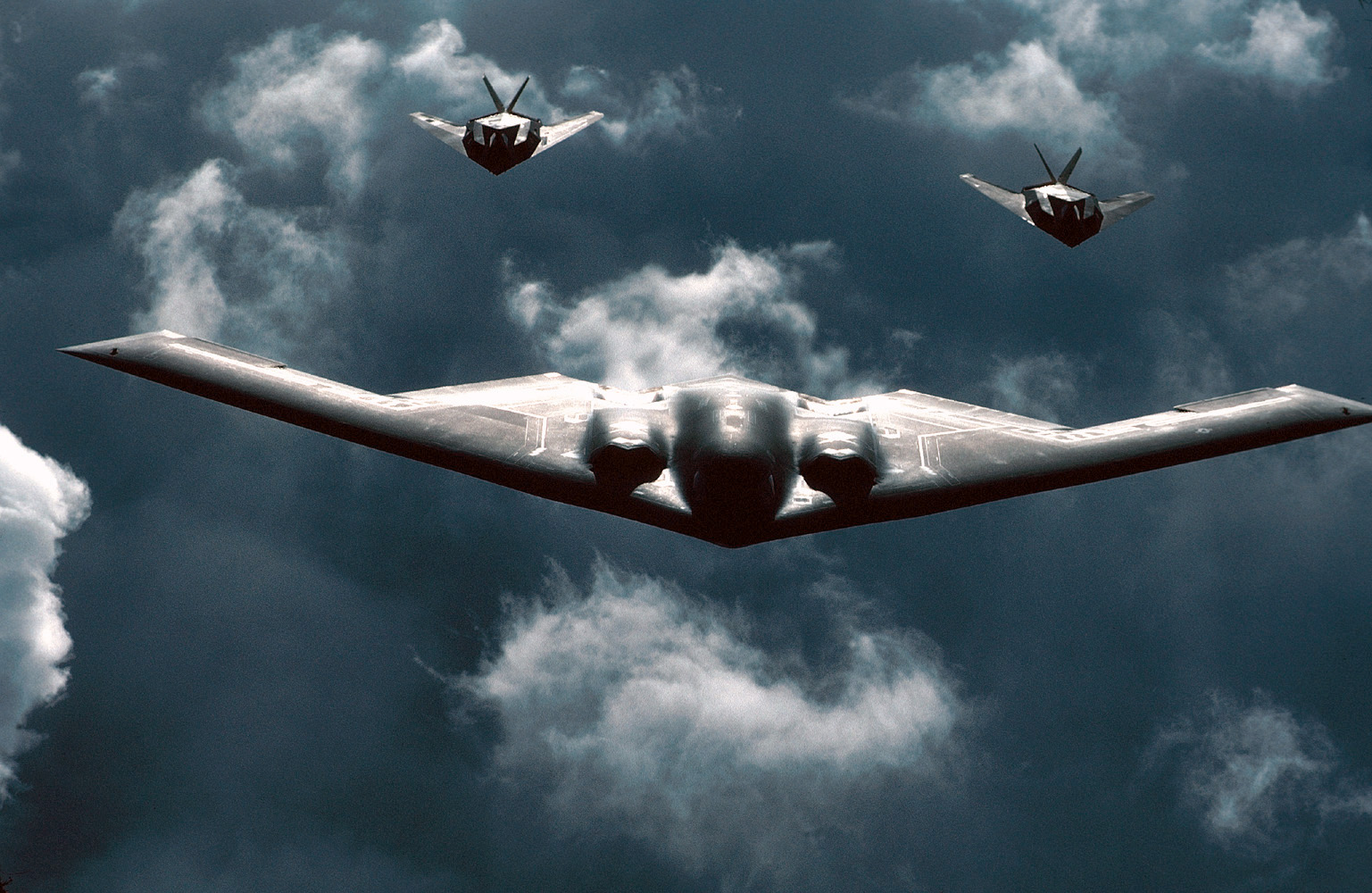 F-117A和B-2执行任务 F-117A和B-2执行任务
