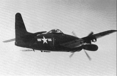 挂载 APS-19 雷达吊舱的 F8F-2N 挂载 APS-19 雷达吊舱的 F8F-2N