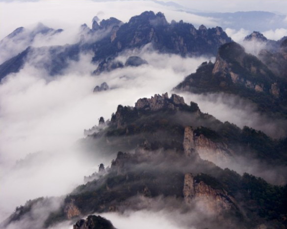 南阳伏牛山世界地质公园景色 南阳伏牛山世界地质公园景色