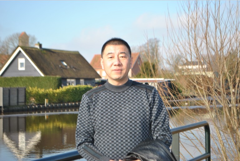 张崇新(济南紫玉金砂茗壶名画馆馆长)