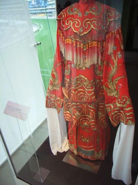 《帝女花》中长平公主的戏服 《帝女花》中长平公主的戏服