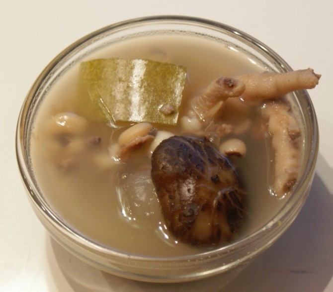 冬菇马蹄鸡脚汤 冬菇马蹄鸡脚汤