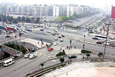徐东大街友谊大道路口 徐东大街友谊大道路口