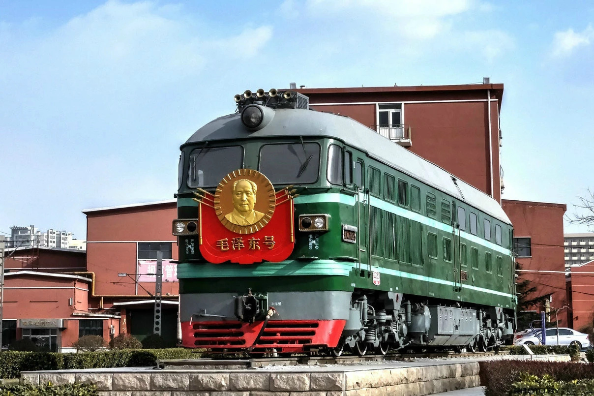 保存在丰台机务段的东风4B型1893号机车 保存在丰台机务段的东风4B型1893号机车