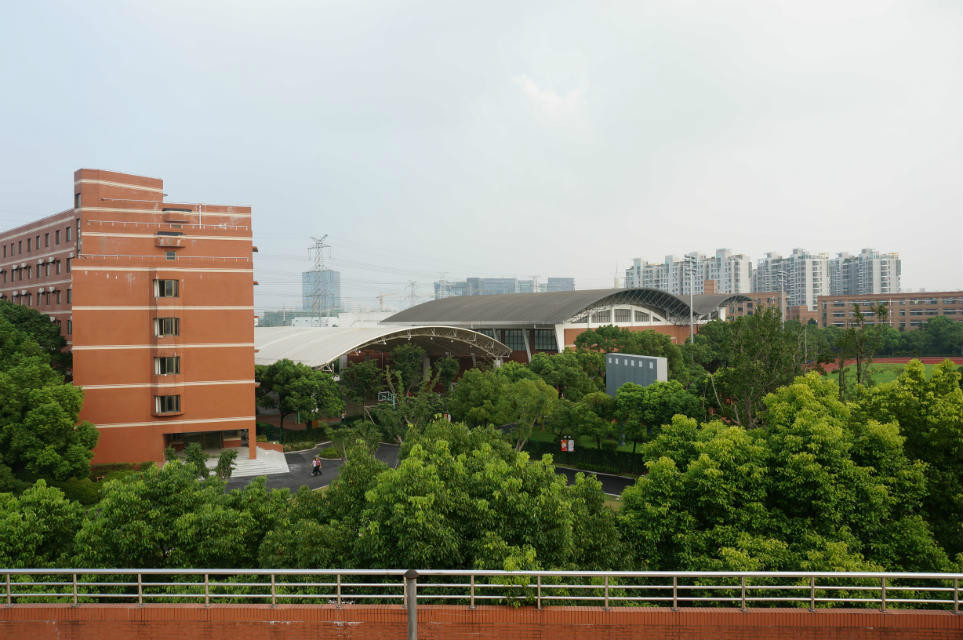 上海市新中高级中学 上海市新中高级中学
