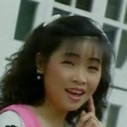 《原来是你》演唱者:谢采妘 《原来是你》演唱者:谢采妘