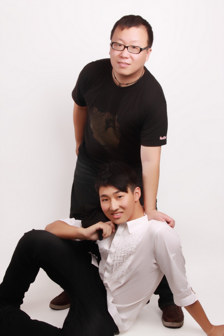 RAY-与他的乾儿子DAVID合影 RAY-与他的乾儿子DAVID合影