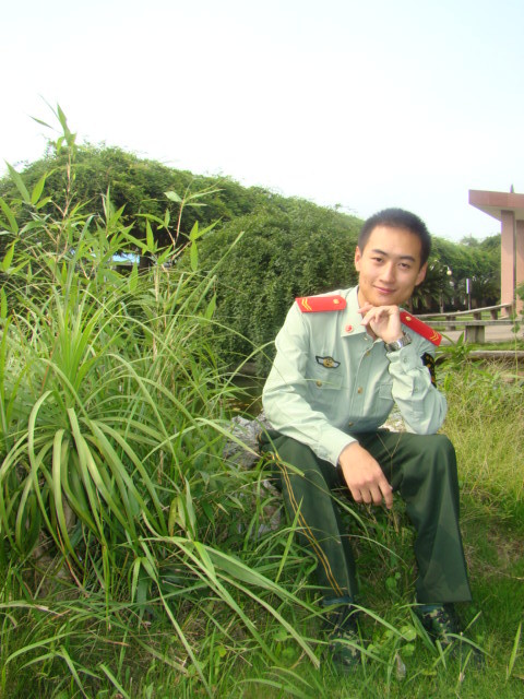 冯俊钺服役期间近照 冯俊钺服役期间近照