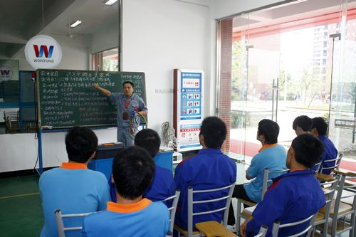 万通汽修职业维修学校 万通汽修职业维修学校