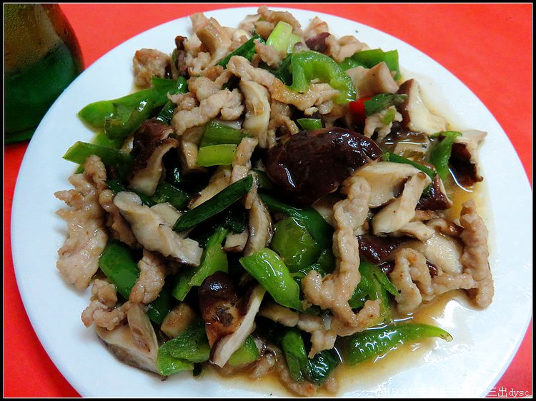 香菇青椒炒肉丝