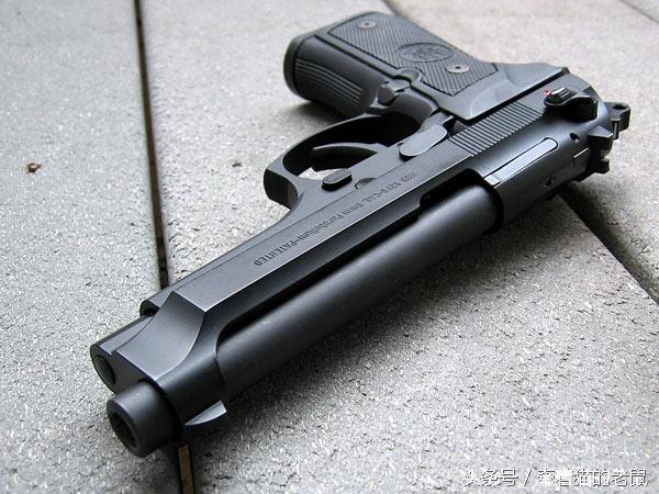 伯莱塔92系列9mm手枪