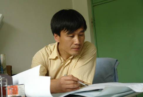 何亮 何亮