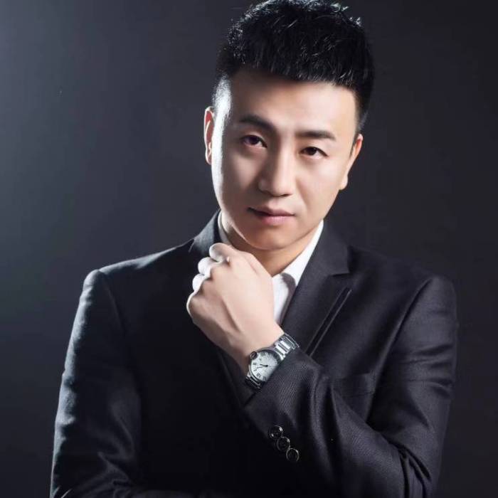 王铎(主持人)