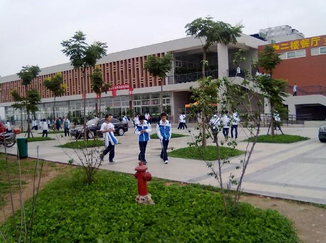 学校食堂 学校食堂