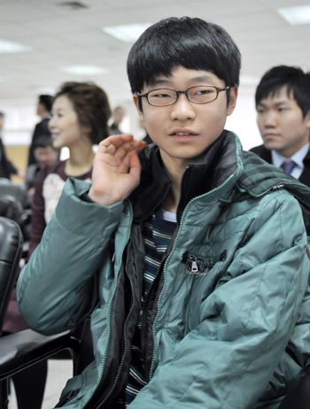 李东勛 李东勛