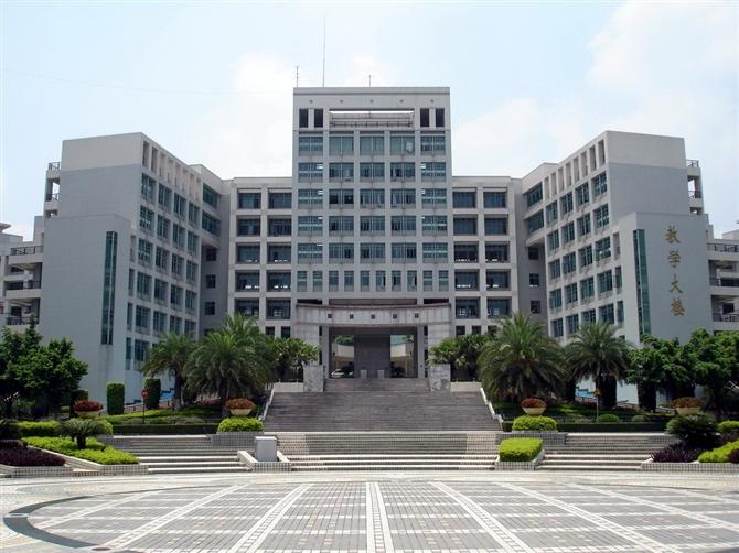 广东工业大学龙洞校区
